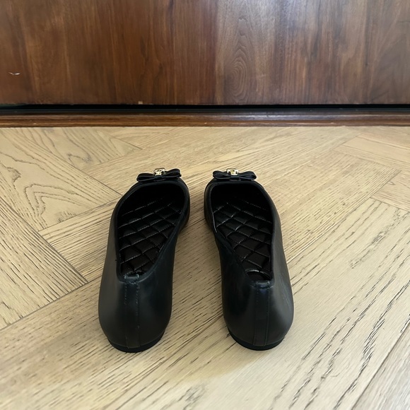 Michael Kors flats - Picture 3 of 3